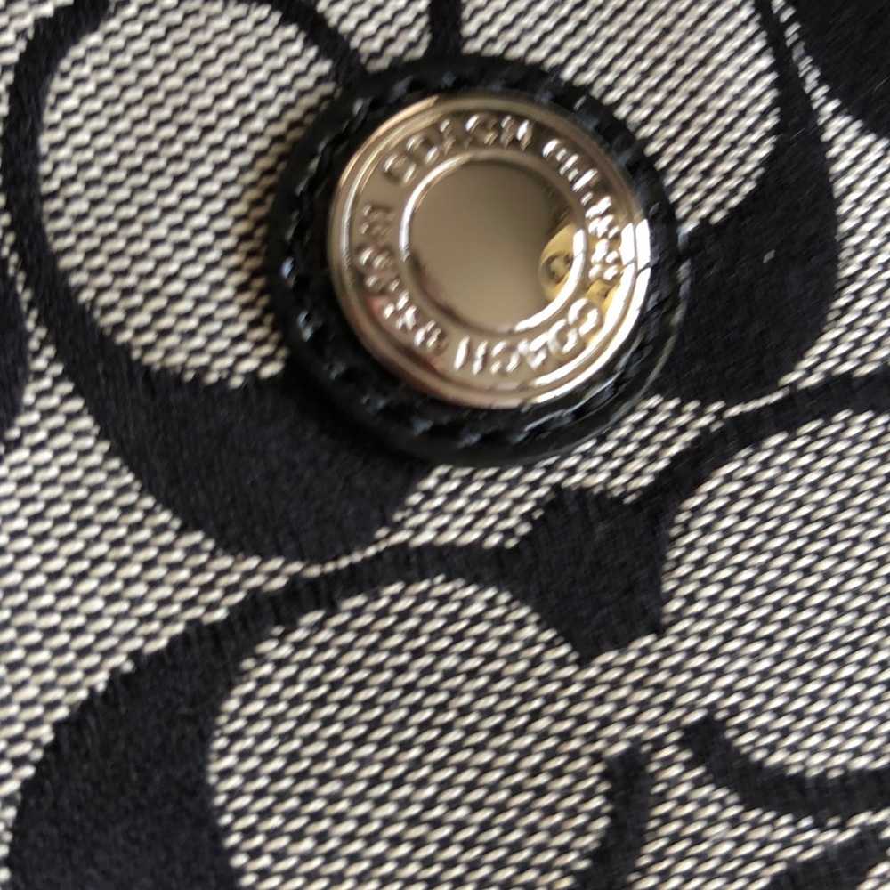 COACH small black wristlet - Picture 2 of 5